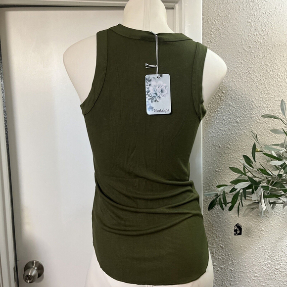 NWT Women’s Medium Green Tank Top Soft NWT By Nostalgia - Picture 6 of 13